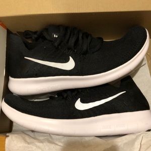 NEW Nike free flyknit